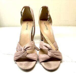 Soft pink embroidered block heel. 8 1/2 worn to prom. GREAT Condition